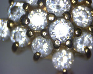 Diamant sur une bague, eclairage anneau LED.